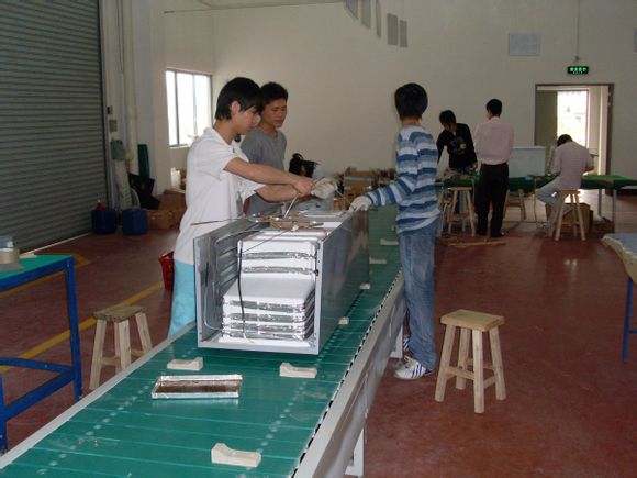 链板输送机依据物料定制完美输送线